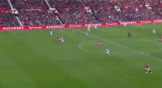 海星体育入口-护球算不算参与进攻？曼联争议球让足球专家吵翻天