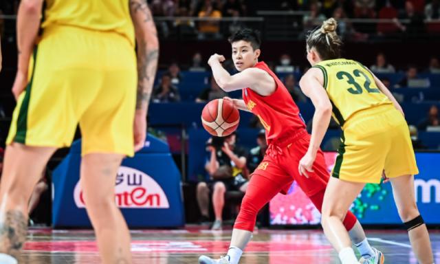 海星体育入口-女篮进决赛登顶热搜榜首 杨毅：女篮赢球不意外！